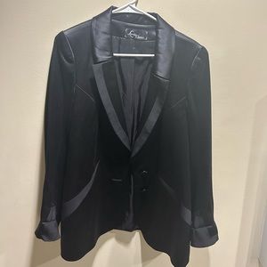 Lourdes Chavez Silk Blazer. 100% silk. Size: 12. Designer boutique.